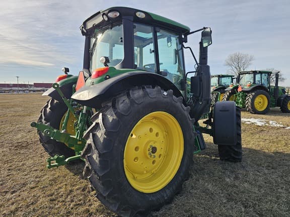 Image of John Deere 6120M equipment image 3