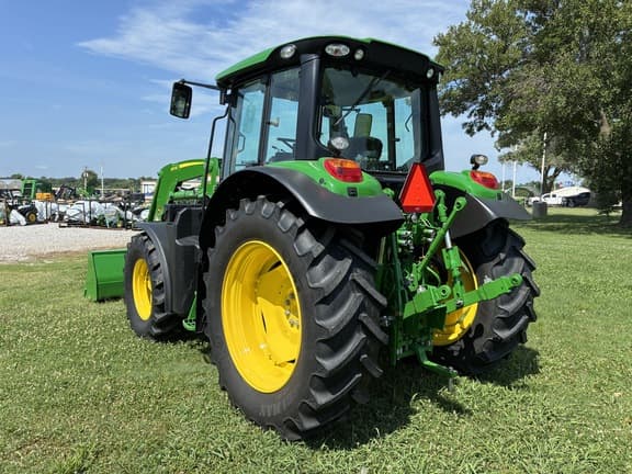 Image of John Deere 6120M equipment image 2