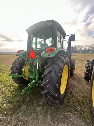 Image of John Deere 6120M equipment image 3