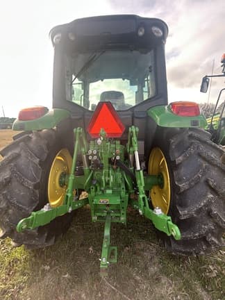 Image of John Deere 6120M equipment image 4