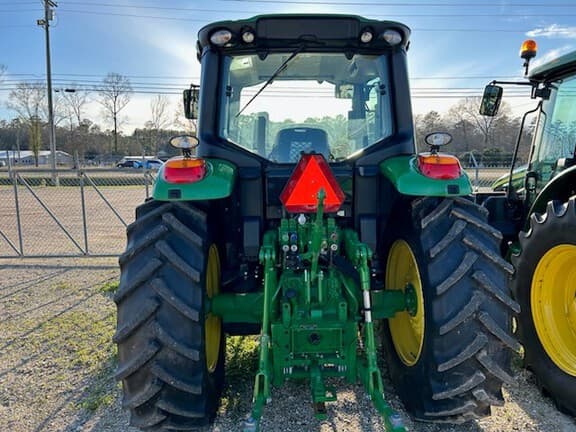 Image of John Deere 6120M equipment image 4