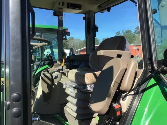 Image of John Deere 6120M equipment image 4