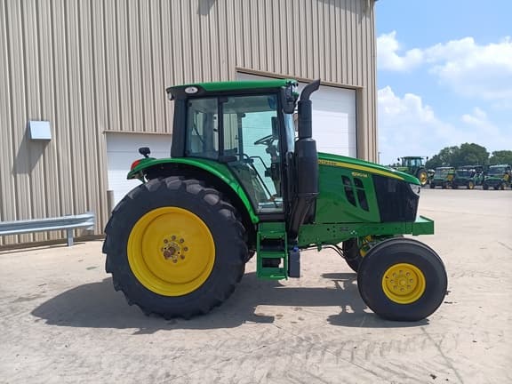 Image of John Deere 6120M equipment image 1