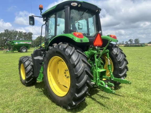 Image of John Deere 6120M equipment image 4