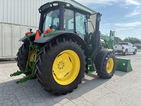 Image of John Deere 6120M equipment image 2
