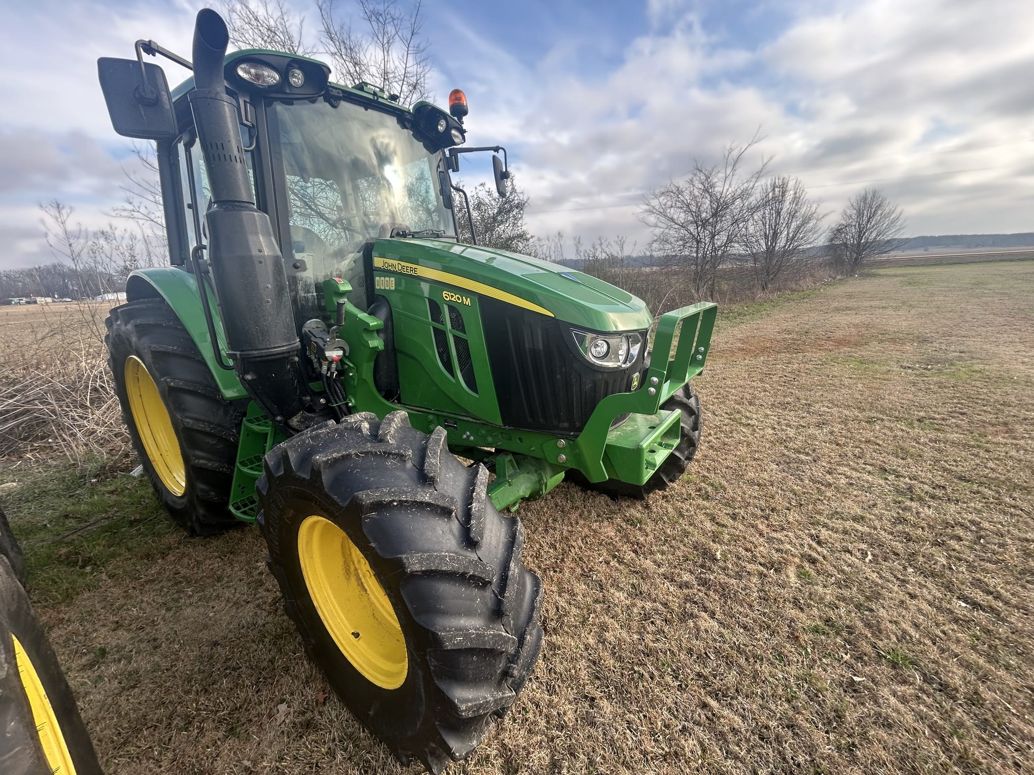 2025 John Deere 6120M Equipment Image0