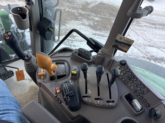 Image of John Deere 6130M equipment image 2