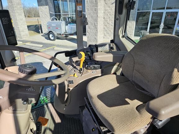 Image of John Deere 6130M equipment image 3