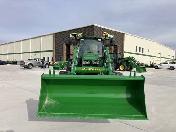 Image of John Deere 6135E equipment image 1