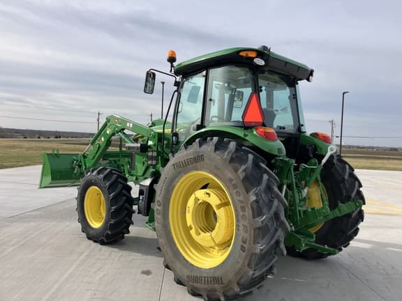 Image of John Deere 6135E equipment image 3