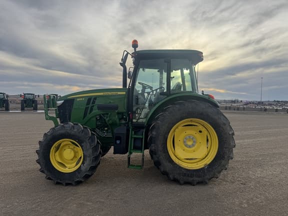 Image of John Deere 6135E equipment image 2