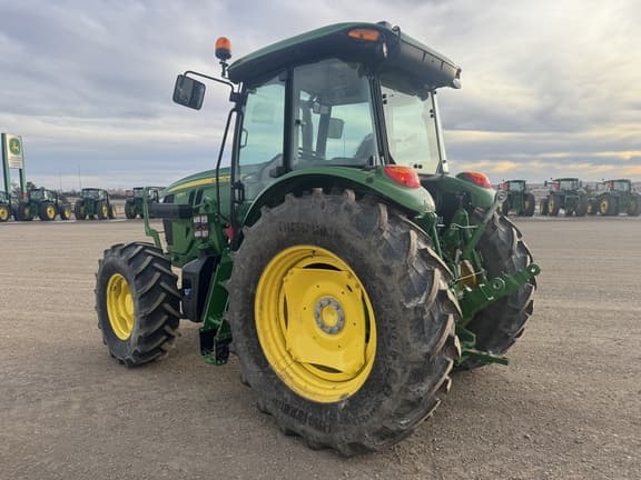 Image of John Deere 6135E equipment image 3