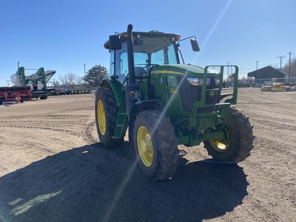 Image of John Deere 6135E equipment image 2