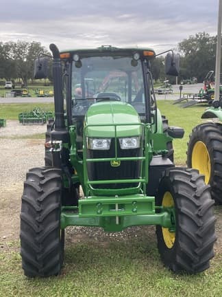 Image of John Deere 6135E equipment image 1