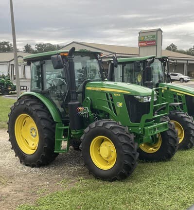 Image of John Deere 6135E equipment image 4