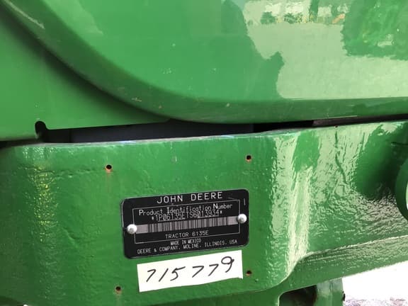 Image of John Deere 6135E equipment image 1