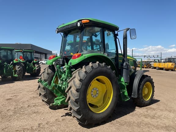 Image of John Deere 6135E equipment image 3