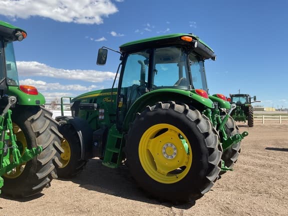 Image of John Deere 6135E equipment image 4