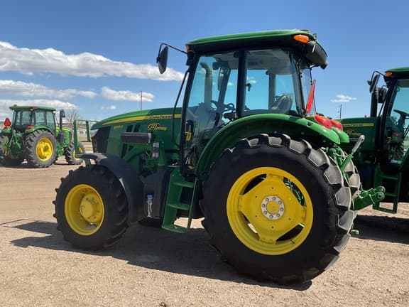 Image of John Deere 6135E equipment image 4