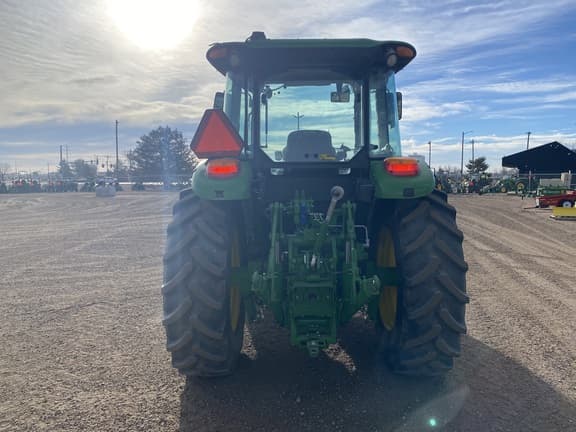 Image of John Deere 6135E equipment image 4