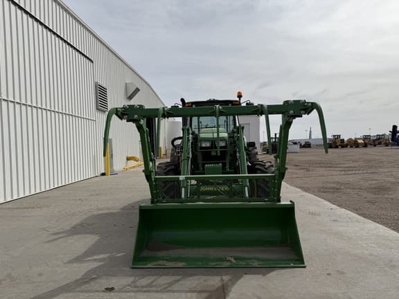 Image of John Deere 6135E equipment image 2