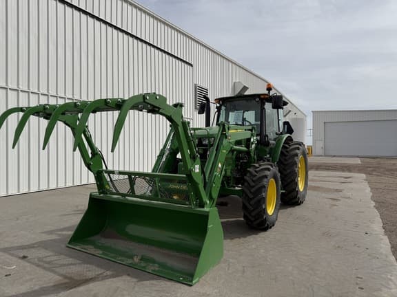Image of John Deere 6135E equipment image 1