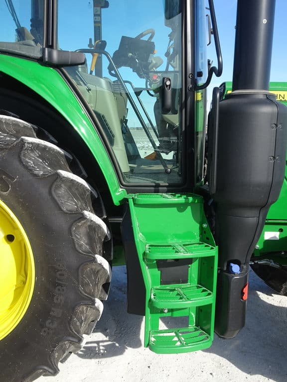 Image of John Deere 6140M equipment image 4