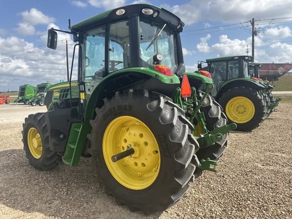Image of John Deere 6140M equipment image 4