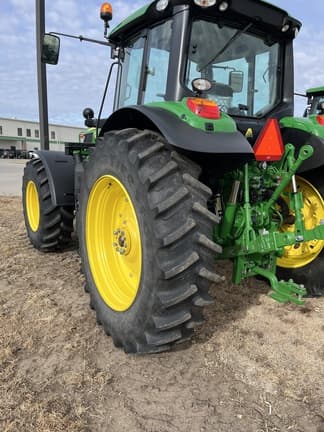 Image of John Deere 6145M equipment image 4