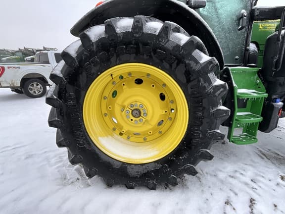 Image of John Deere 6155M equipment image 3