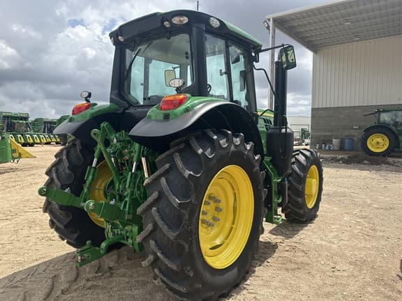 Image of John Deere 6155M equipment image 4