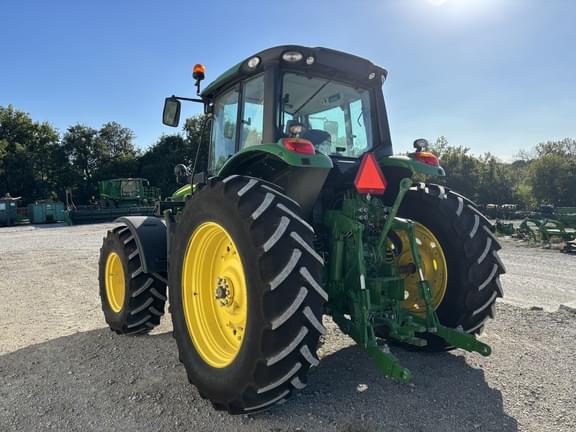 Image of John Deere 6155M equipment image 4