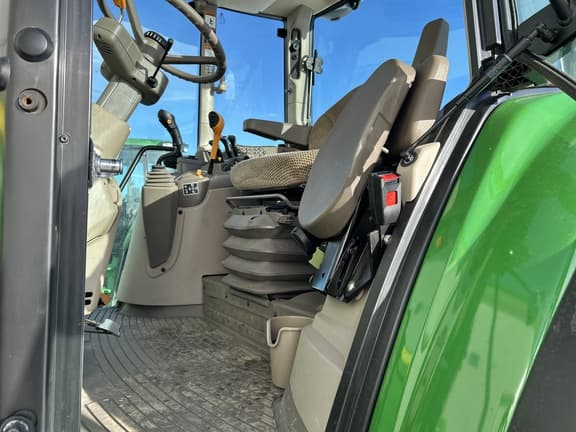 Image of John Deere 6155M equipment image 2