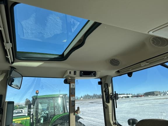 Image of John Deere 6155M equipment image 3