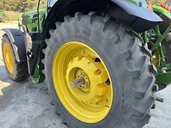 Image of John Deere 6155M equipment image 4