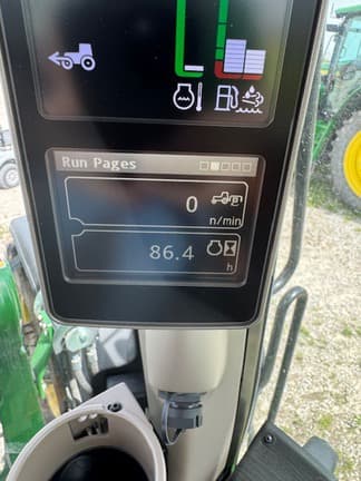 Image of John Deere 6155M equipment image 4