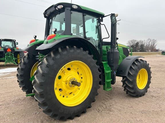 Image of John Deere 6155M equipment image 4