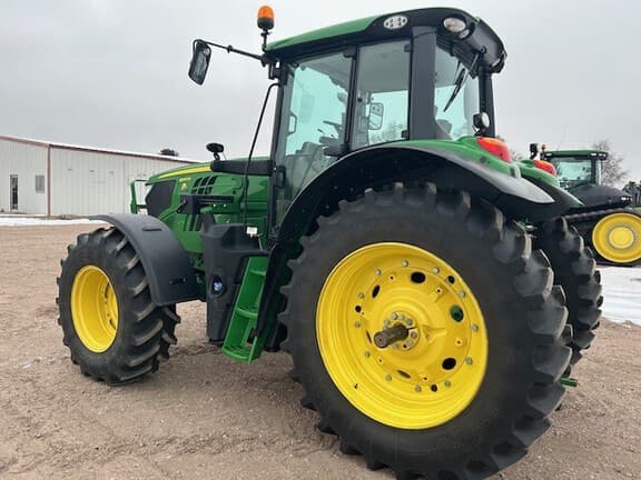 Image of John Deere 6155M equipment image 2