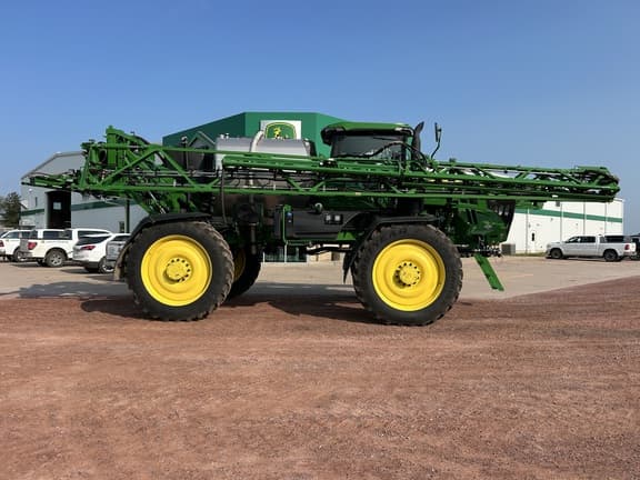 Image of John Deere 616R equipment image 1