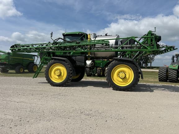 Image of John Deere 616R equipment image 1