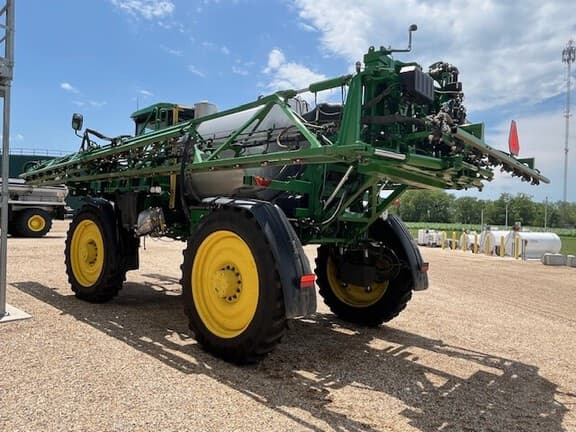 Image of John Deere 616R equipment image 4