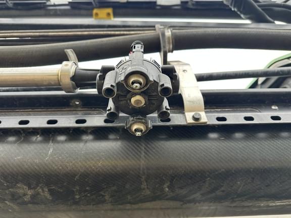 Image of John Deere 616R equipment image 3