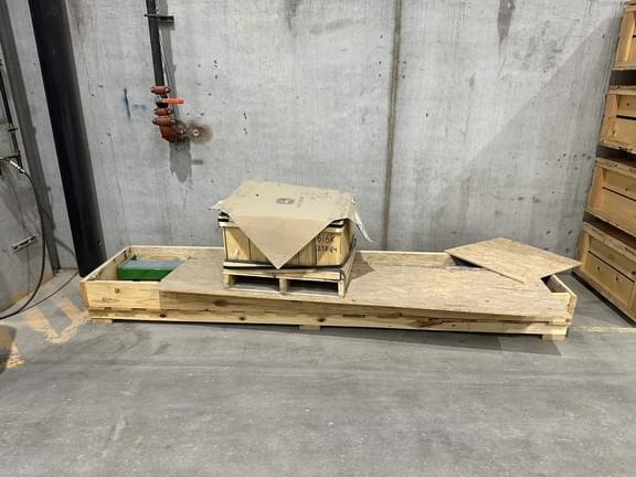 Image of John Deere 616R equipment image 3