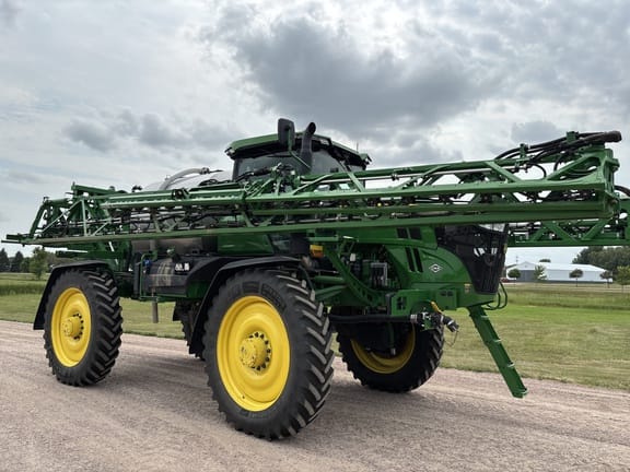 2025 John Deere 616R Equipment Image0