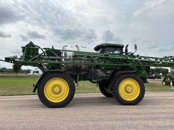 Image of John Deere 616R equipment image 1
