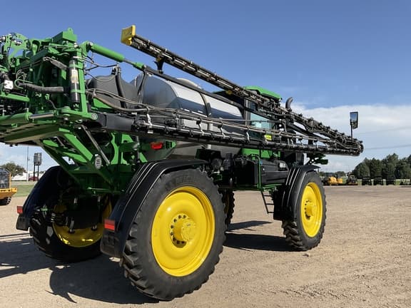 Image of John Deere 616R equipment image 4
