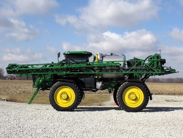 Image of John Deere 616R equipment image 2