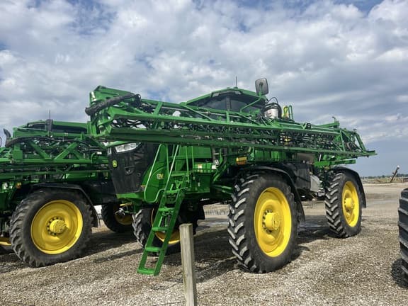 Image of John Deere 616R equipment image 1