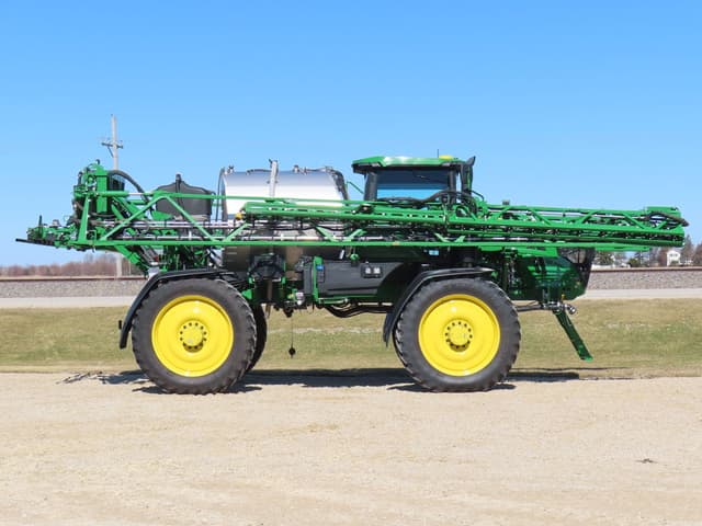 Image of John Deere 616R equipment image 3