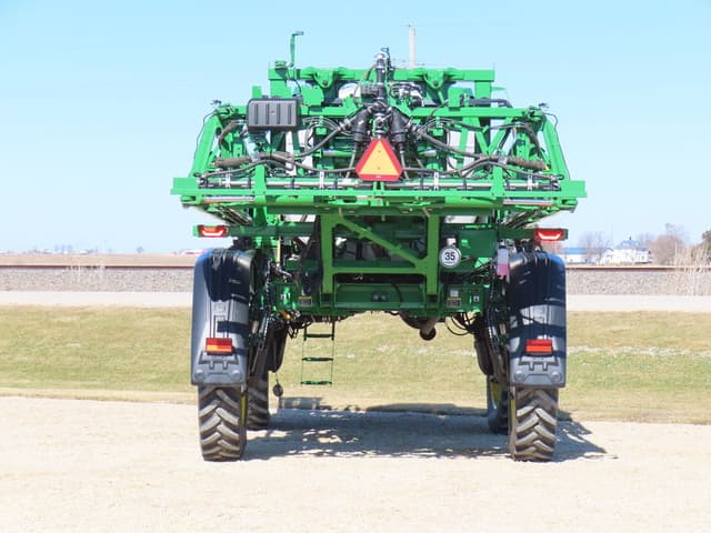 Image of John Deere 616R equipment image 1
